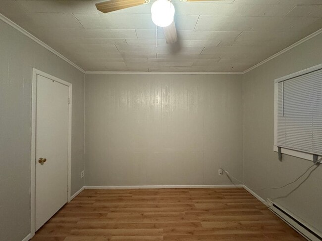 Building Photo - House For Rent
