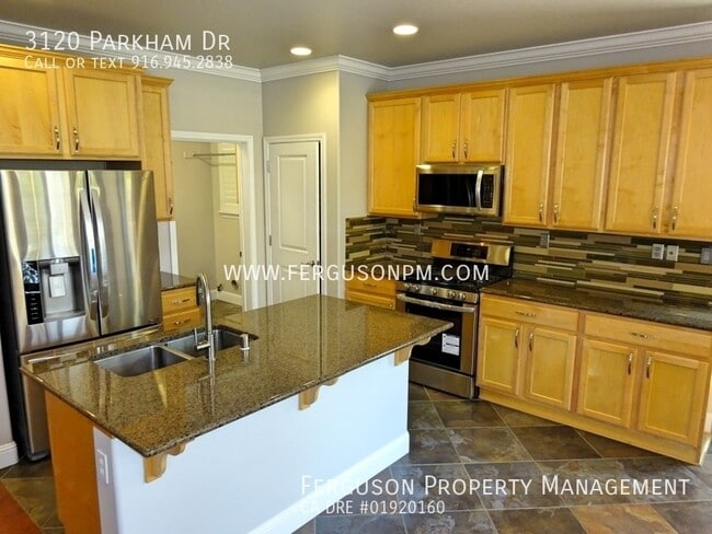 Building Photo - 3120 Parkham Dr