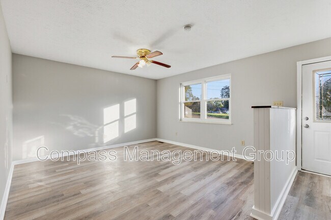 Building Photo - 7800 Temple Acres Dr