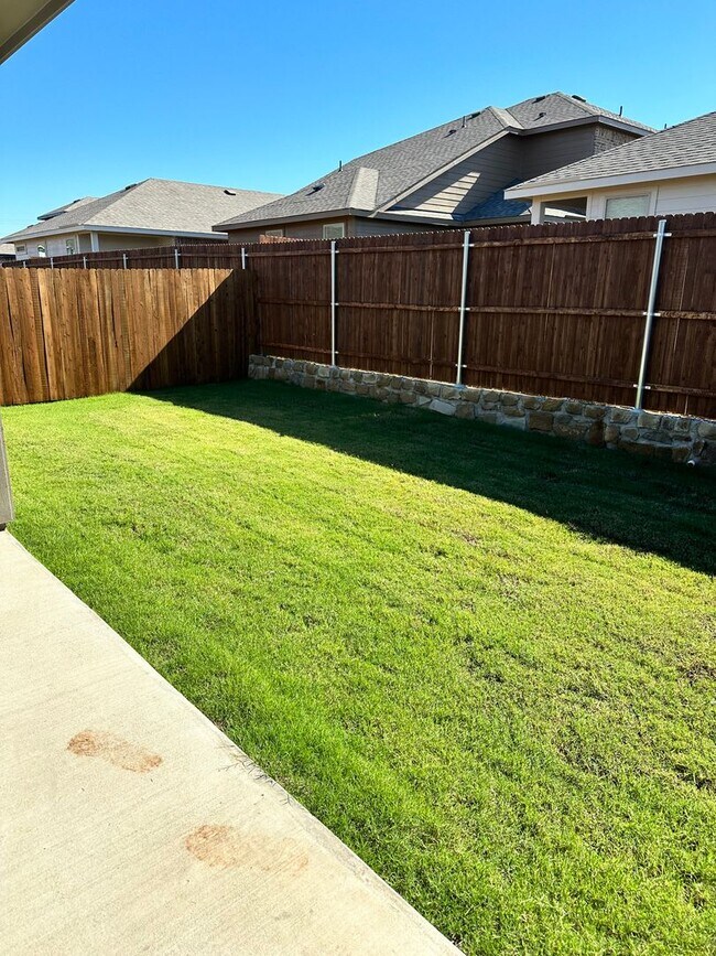 Building Photo - 3305 Sedge Grass Dr
