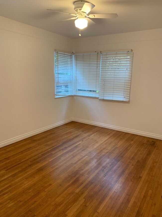 Building Photo - 155