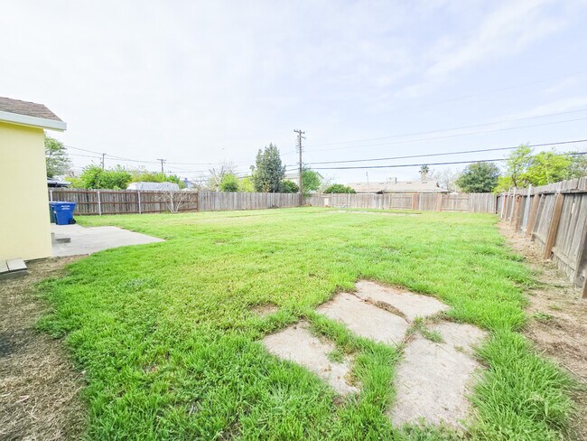 Building Photo - 7140 Chris Ave