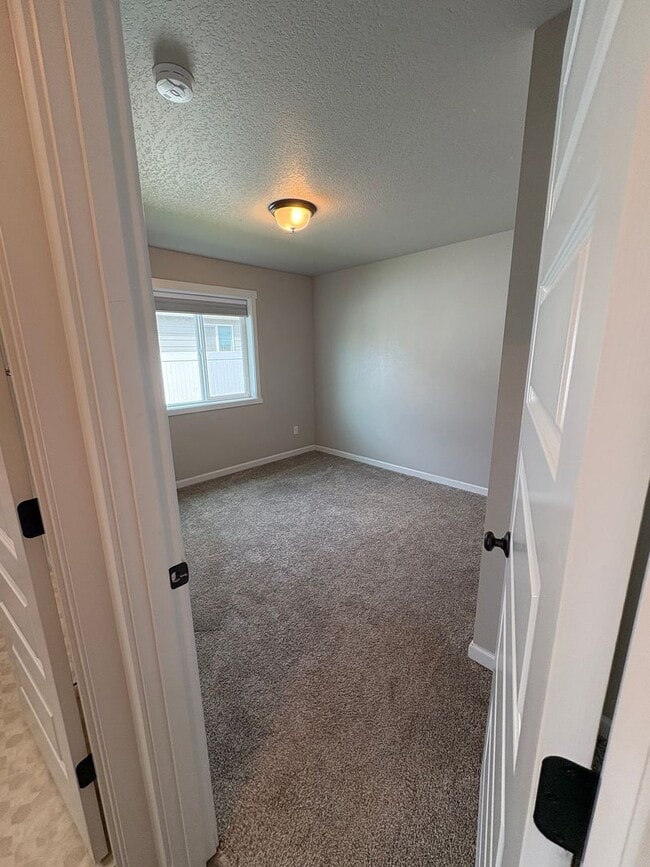 Building Photo - Home for Rent in Quincy