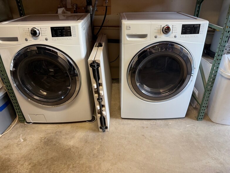 Building Photo - 1117 Cll Malaga