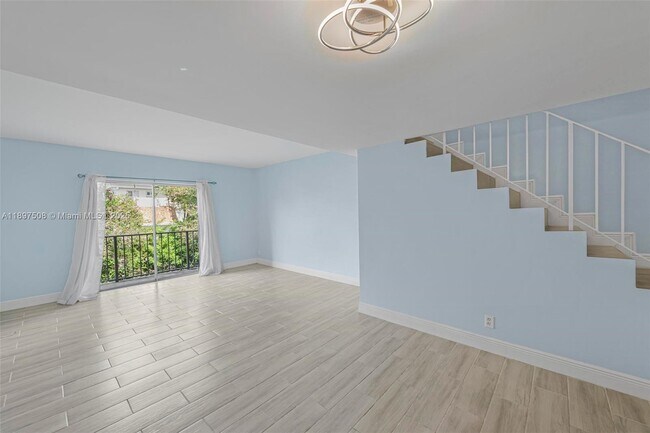Building Photo - 6709 N Kendall Dr