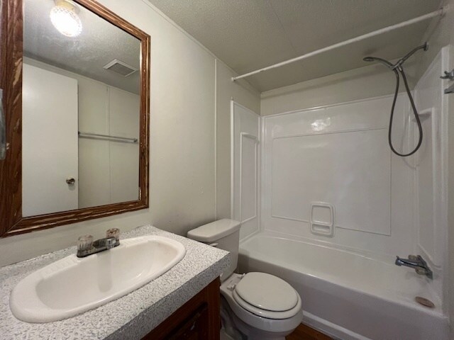 Building Photo - 48 Willowbrook Ct