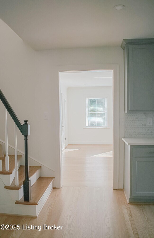 Building Photo - 2725 Brownsboro Rd