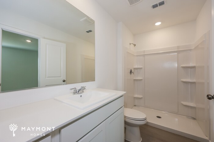 Building Photo - 1065 Neyland Dr