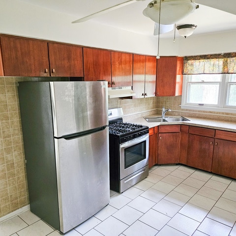 Building Photo - 2308 Sand Lake Rd