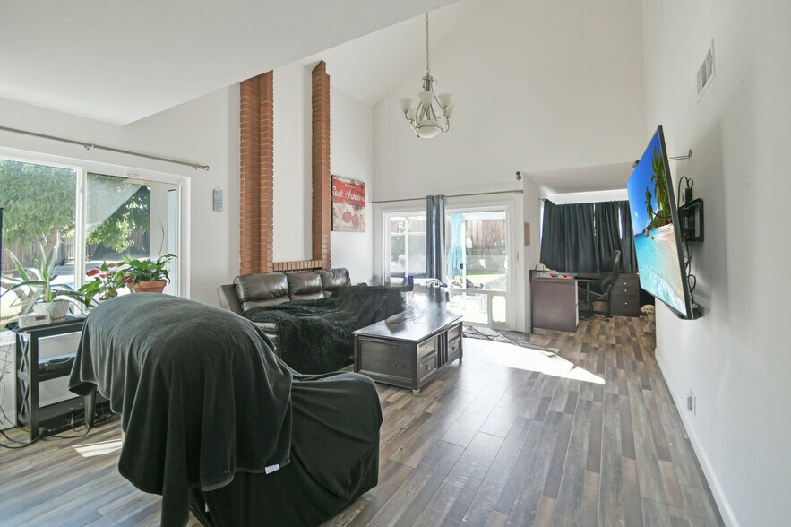 Building Photo - 7225 Via Romera