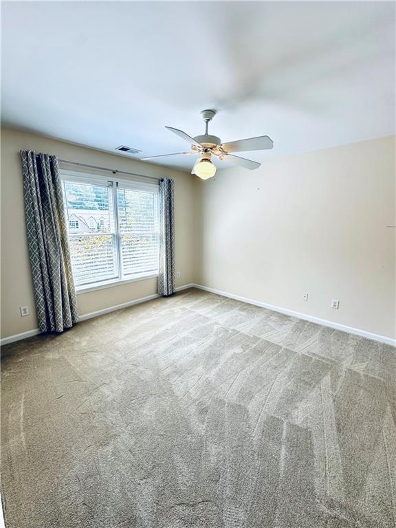 Building Photo - 811 Valley Dr