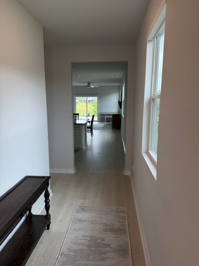 Building Photo - For Lease!! Available in June.  Experience comfortable, low-maintenance living in one of Gallatin...