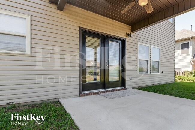 Building Photo - 2045 Kensington Ct