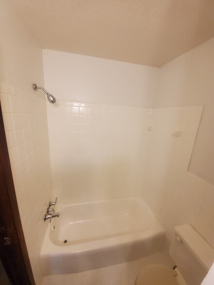 Full Bathroom shower and tub - 1182 Lane Pl