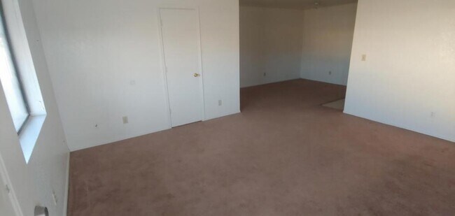 Building Photo - 2692 Shauna Dr A