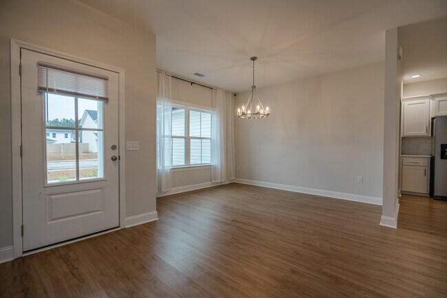 Building Photo - 106 Holland Dr