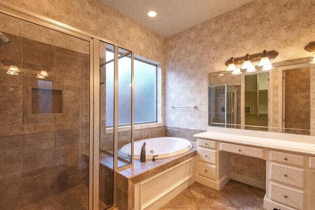 Building Photo - 16912 Rugosa Rose Dr