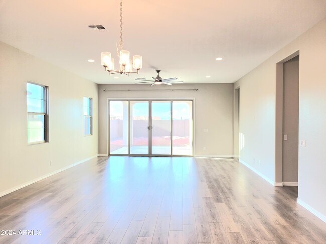 Building Photo - 21866 E Stirrup Ct