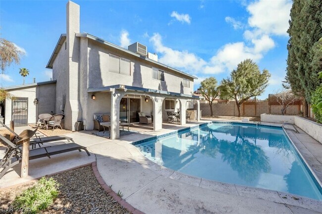 Building Photo - 3225 Mountain Spring Rd