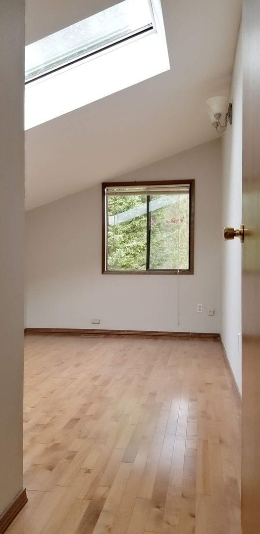 Building Photo - Hard to find 5 bedroom home in Tamoshan ne...