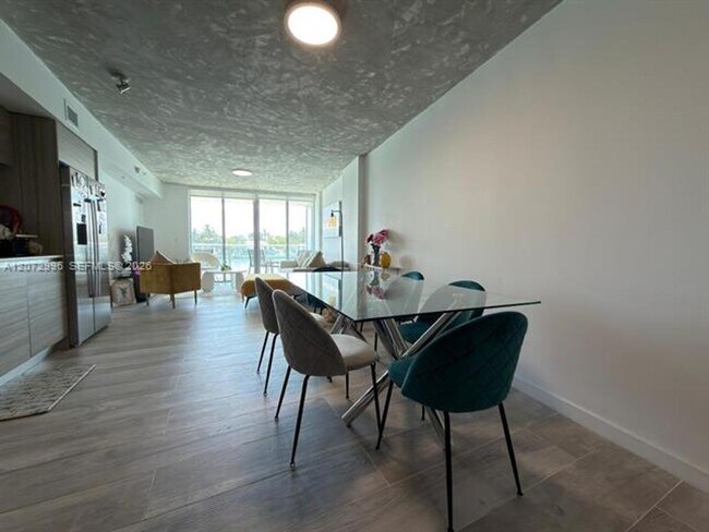 Building Photo - 6620 Indian Creek Dr