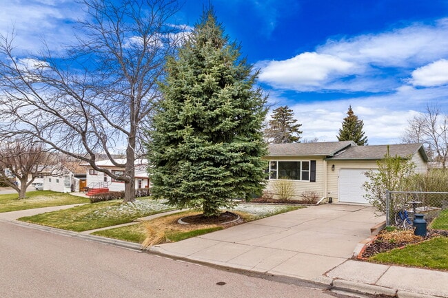 Building Photo - 1004 11th St NW