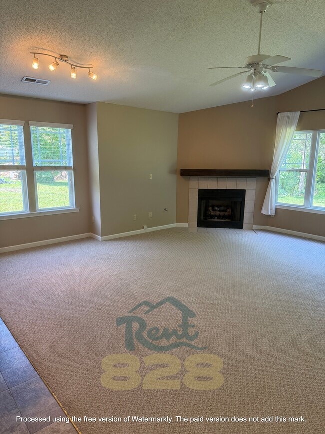 Building Photo - 37 Sunview Cir