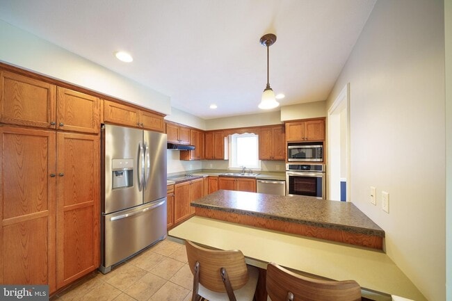 Building Photo - 2616 Greenport Dr