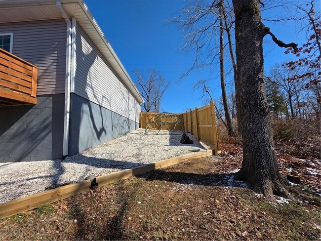 Building Photo - 8 Horncastle Dr