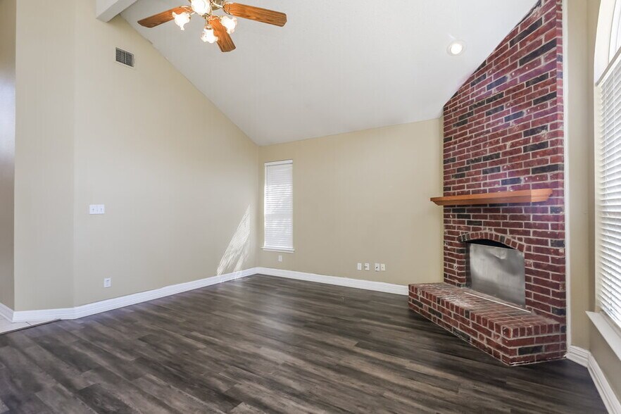 Building Photo - 1225 Paul Dr