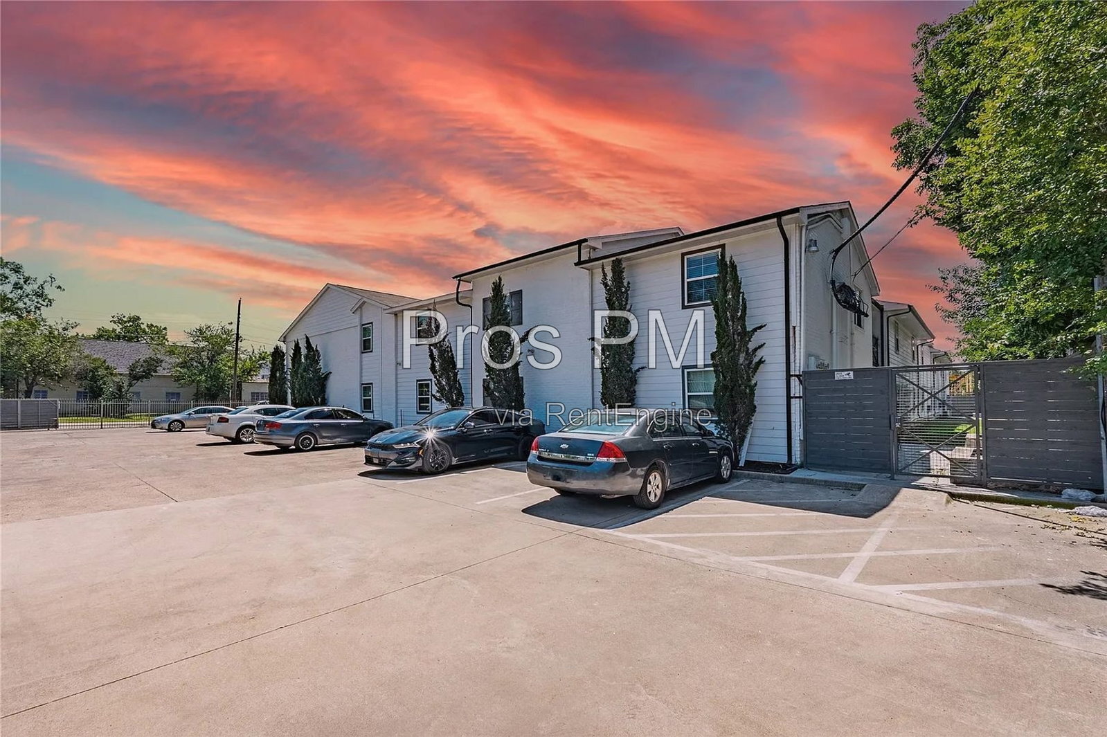 Building Photo - 4633 Fairmount St