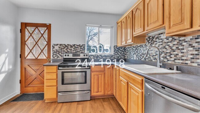 Building Photo - 2426 Hendola Dr NE