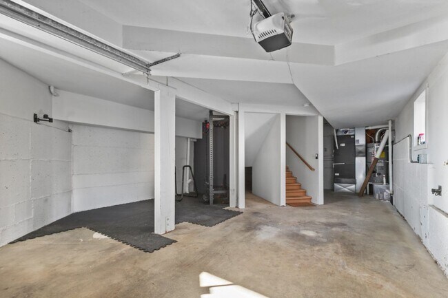 Building Photo - 3Bd/2.5Ba Seattle House