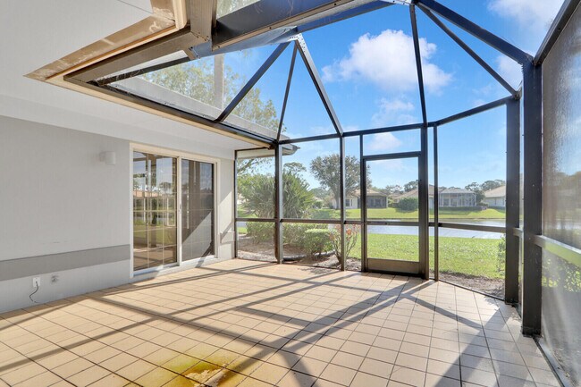 Building Photo - 7340 Pine Creek Way