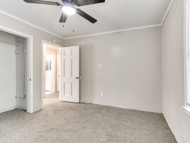 Building Photo - 220 E Jacobs Dr