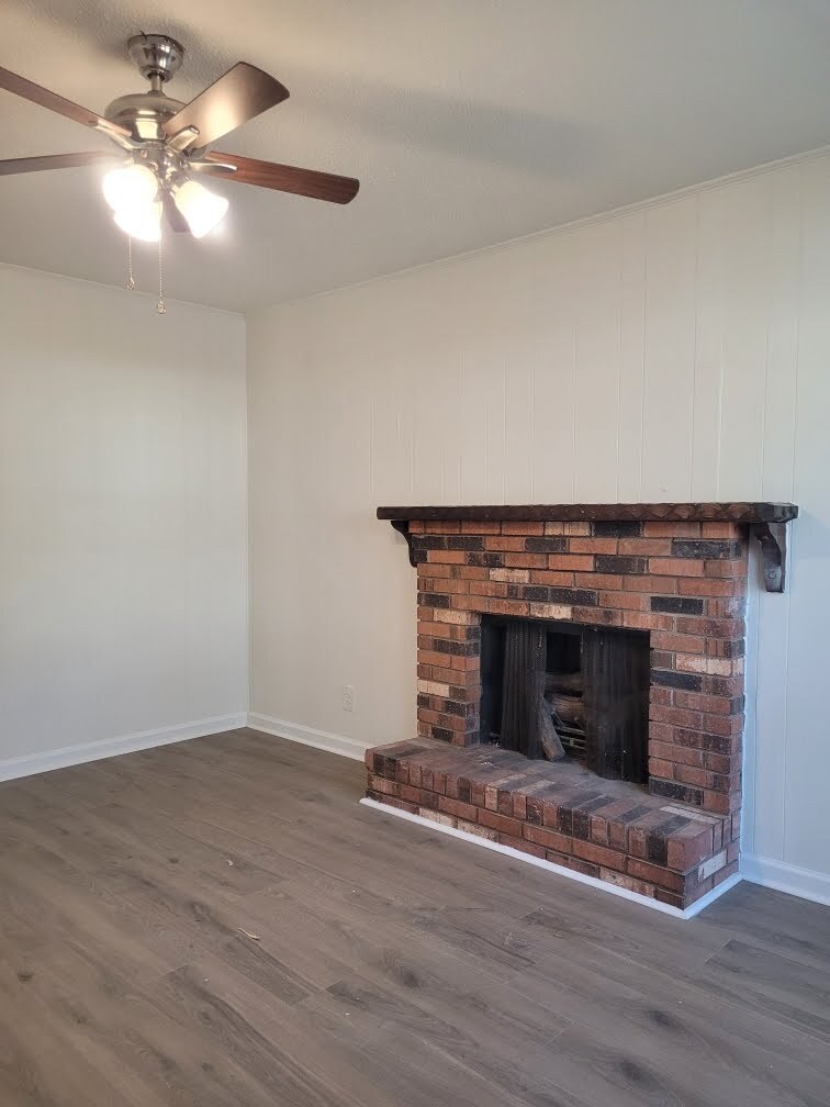 Building Photo - 2605 Vineyard St