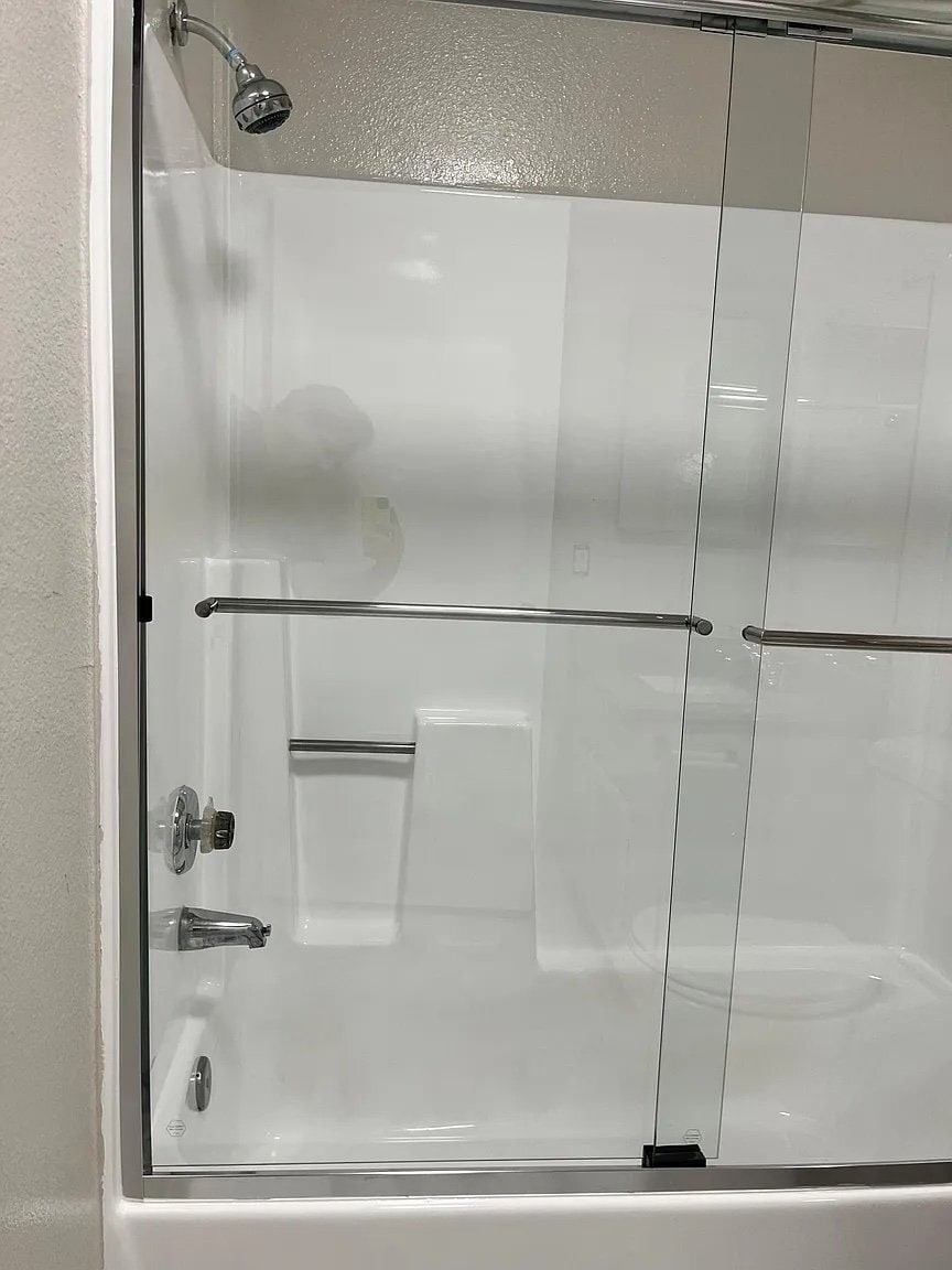 Building Photo - 544 E Tujunga Ave