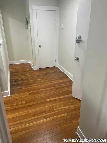 Building Photo - 402 Highland Ave