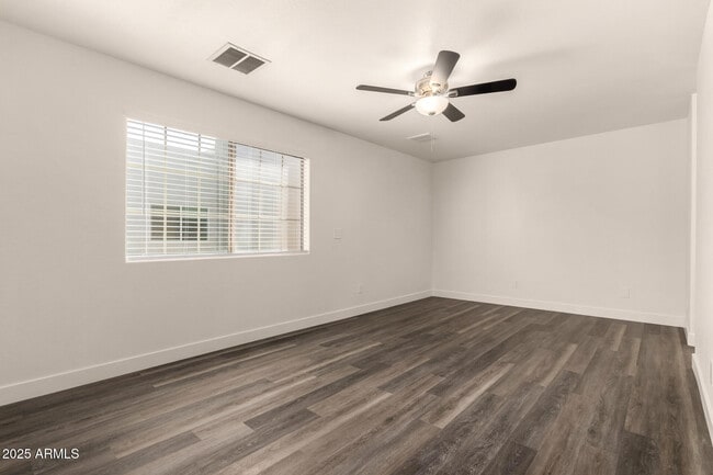 Building Photo - 2838 E Tracy Ln