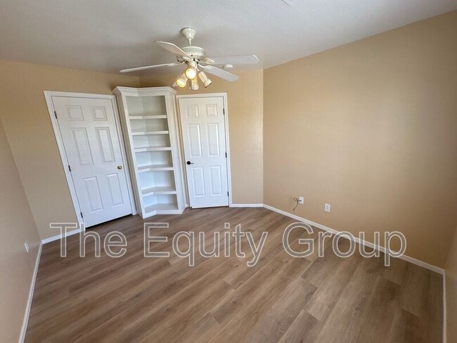 Building Photo - 938 W Encore Dr