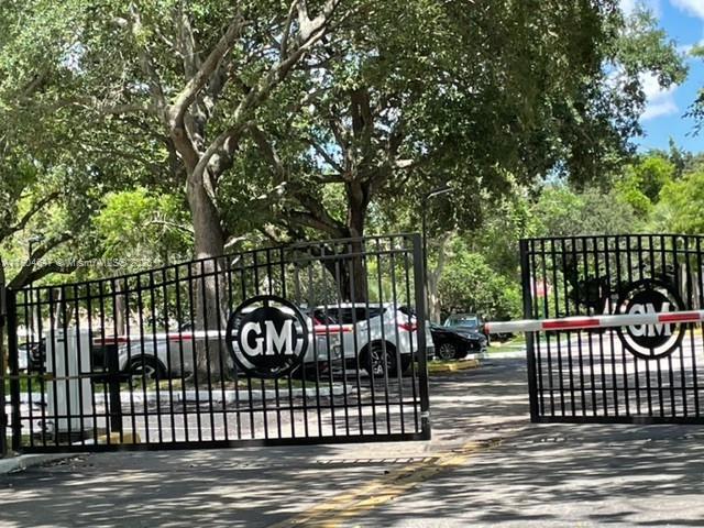 Building Photo - 10125 W Sunrise Blvd