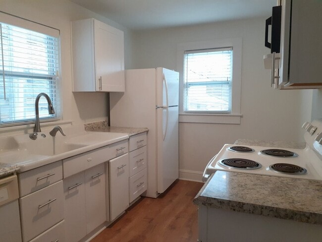 Building Photo - 48 Marcellas Ln