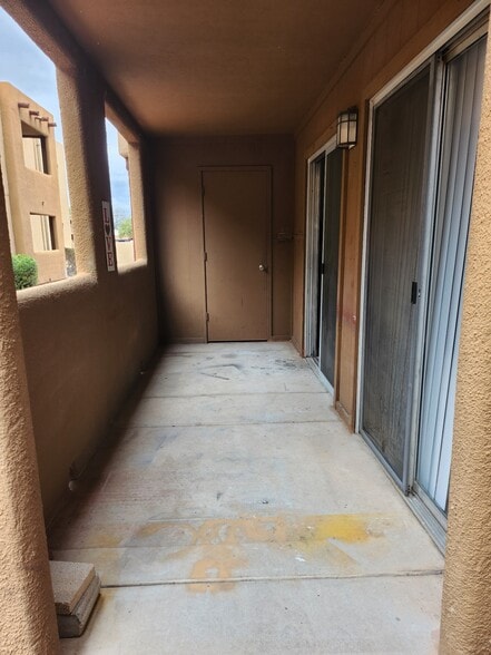 Building Photo - 1810 E Blacklidge Dr