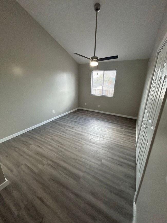 Building Photo - 1018 Blue Ridge Dr