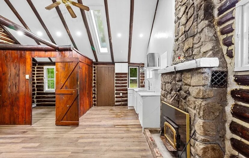 Building Photo - 13 Alturas Rd