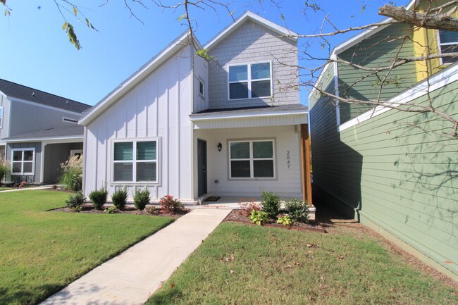 Primary Photo - 2047 S Florida Way