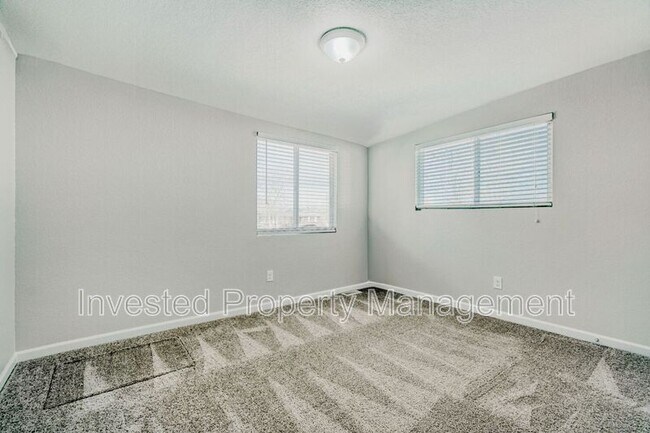 Building Photo - 6820 Niagara St