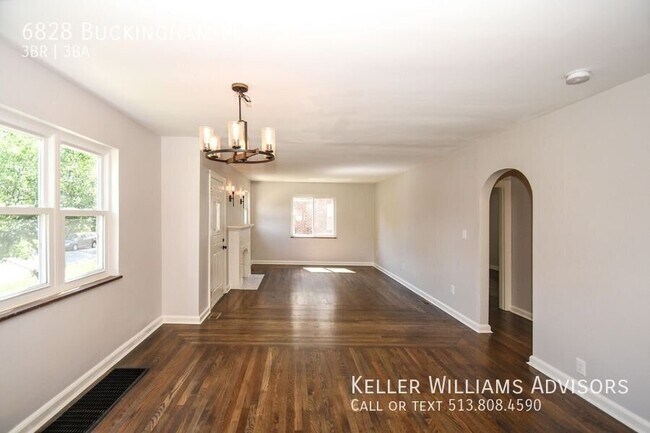 Building Photo - 6828 Buckingham Pl