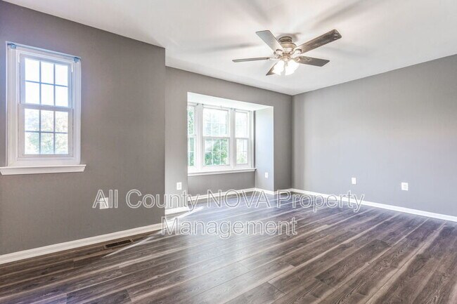 Building Photo - 6044 Sirenia Pl