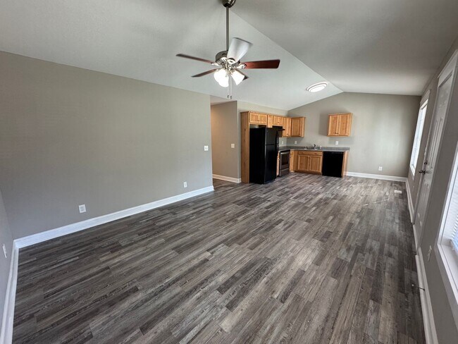 Building Photo - 310 N Varnell Rd